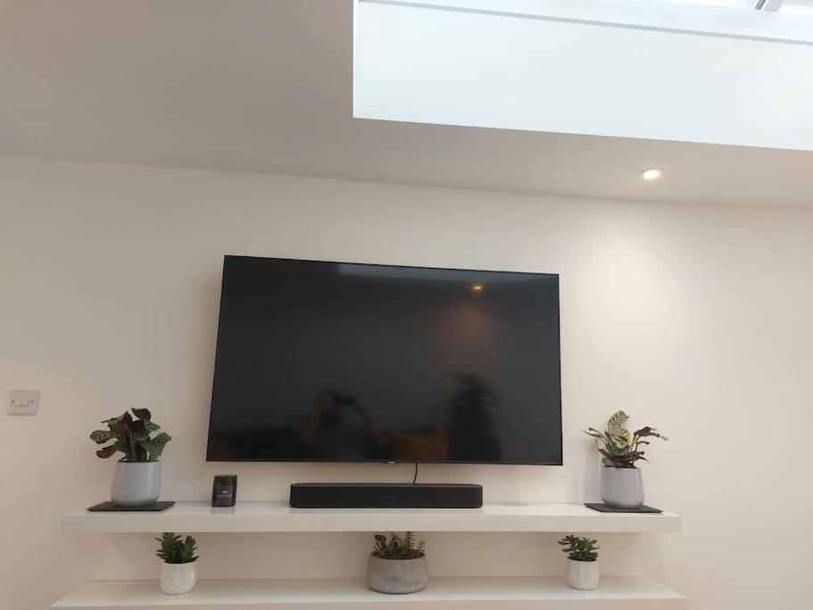 1 Bedroom Modern Duplex 南安普敦 外观 照片
