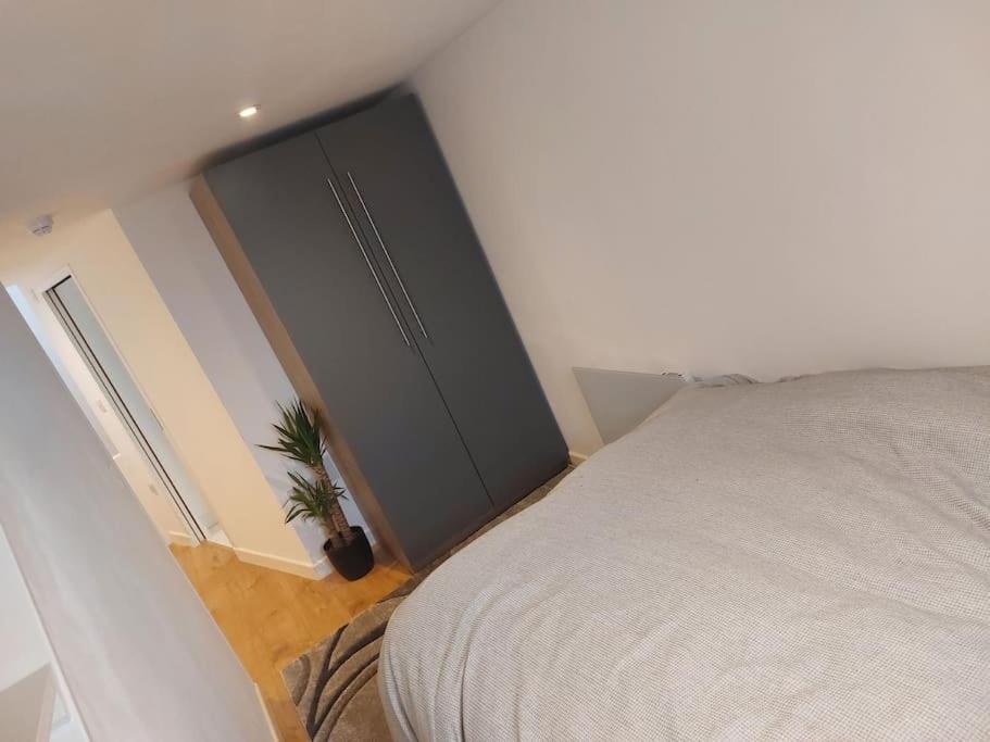 1 Bedroom Modern Duplex 南安普敦 外观 照片